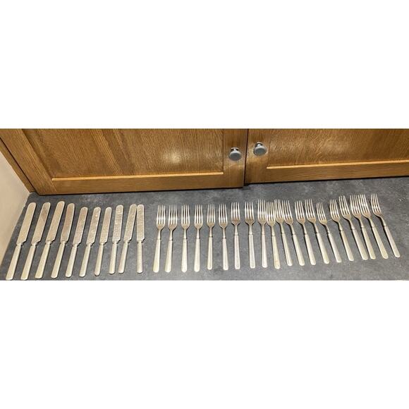 Vintage Silver Flatware 1881 Rodger’s & Sons, Holmes Lot Of 30 Knives, Forks - Picture 1 of 16